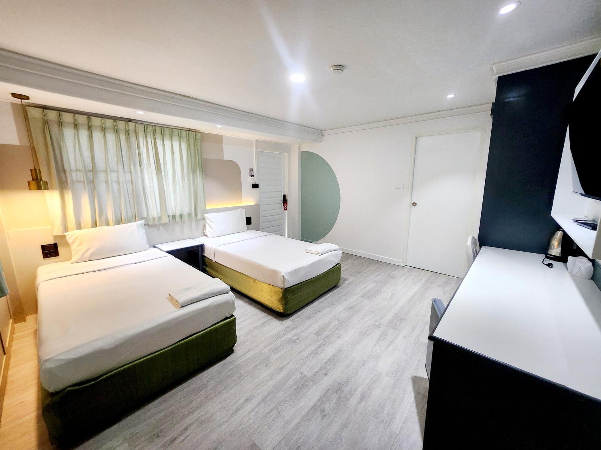 Seatel Phuket, Patong Beach Exterior photo