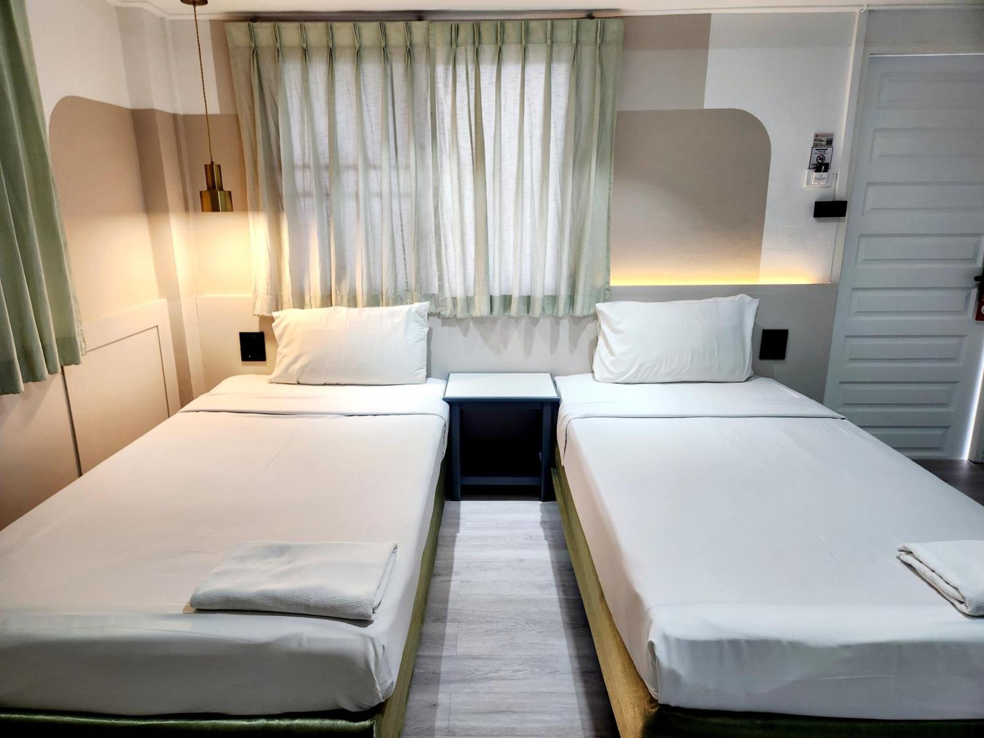 Seatel Phuket, Patong Beach Exterior photo