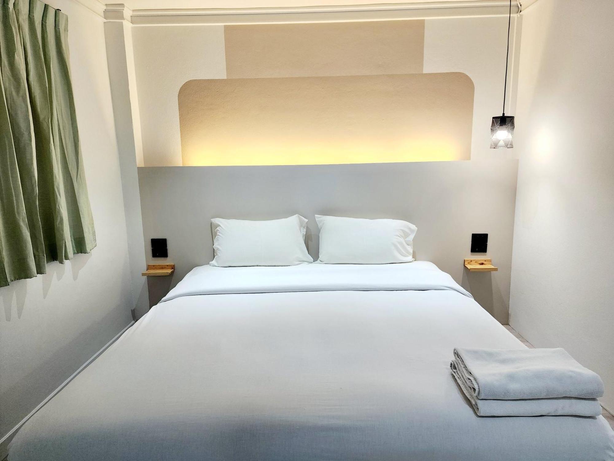 Seatel Phuket, Patong Beach Exterior photo