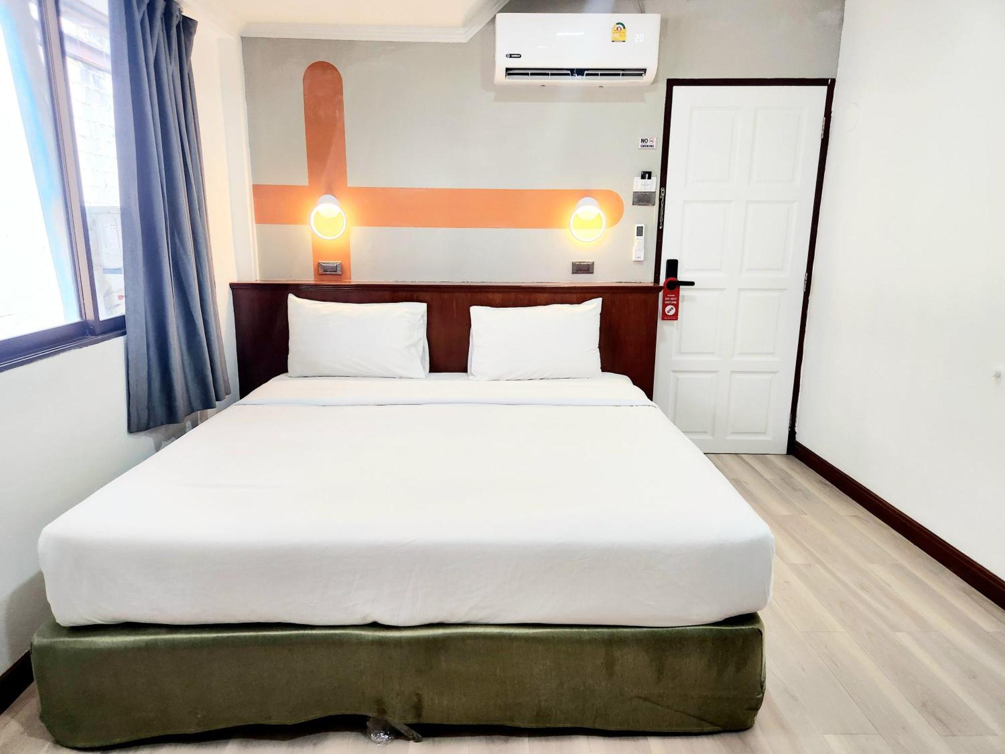 Seatel Phuket, Patong Beach Exterior photo